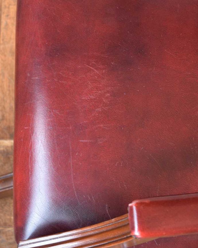 布座面　アンティーク チェア　英国輸入のアンティークの回転椅子、カッコいいデスクチェア（リボルビングチェア）。近くで見るとこんな感じ。(q-289-c)