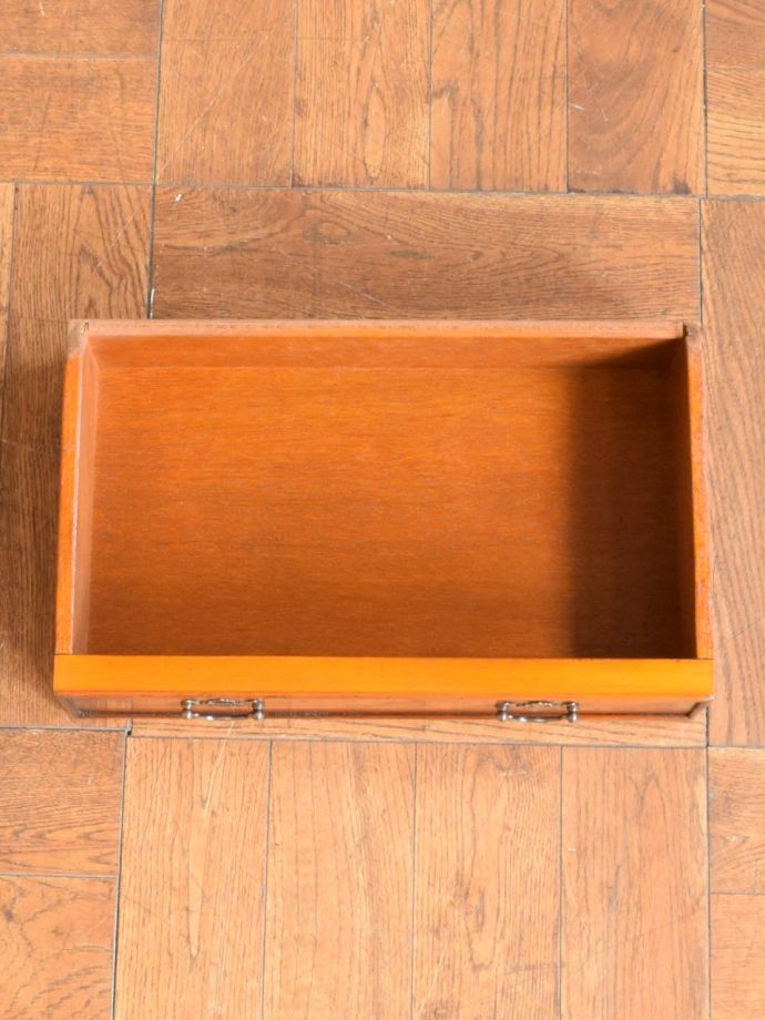 サイドキャビネットの引き出し