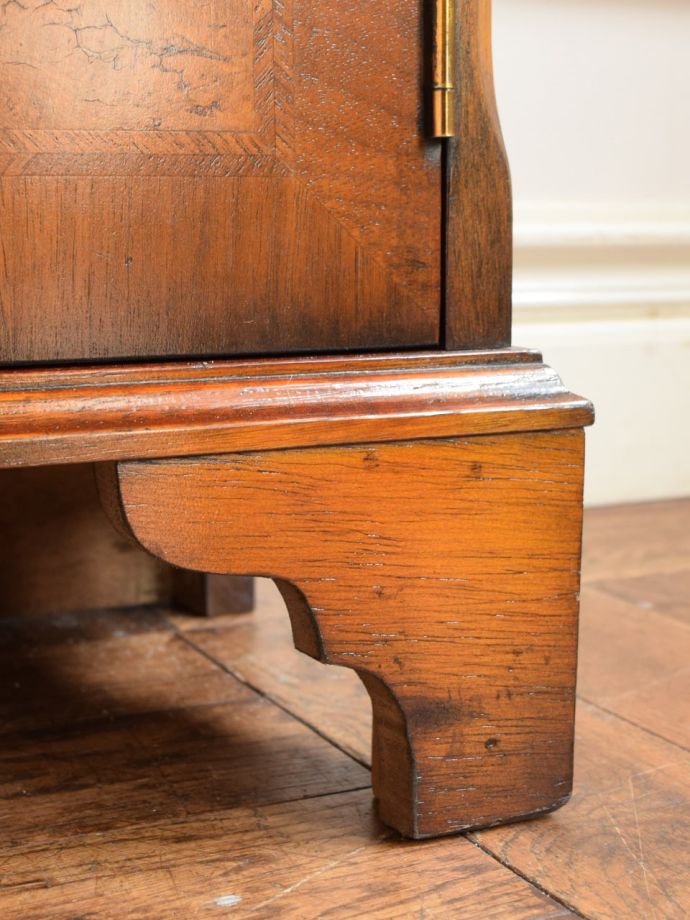 アンティーク家具の脚