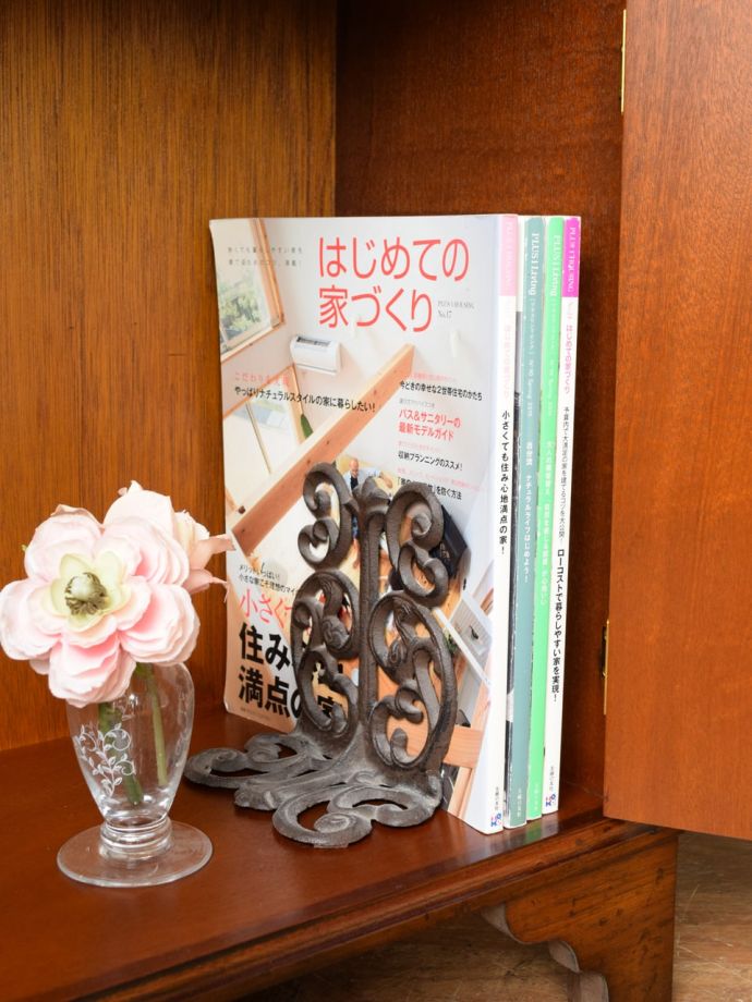 収納たっぷりのサイドボード