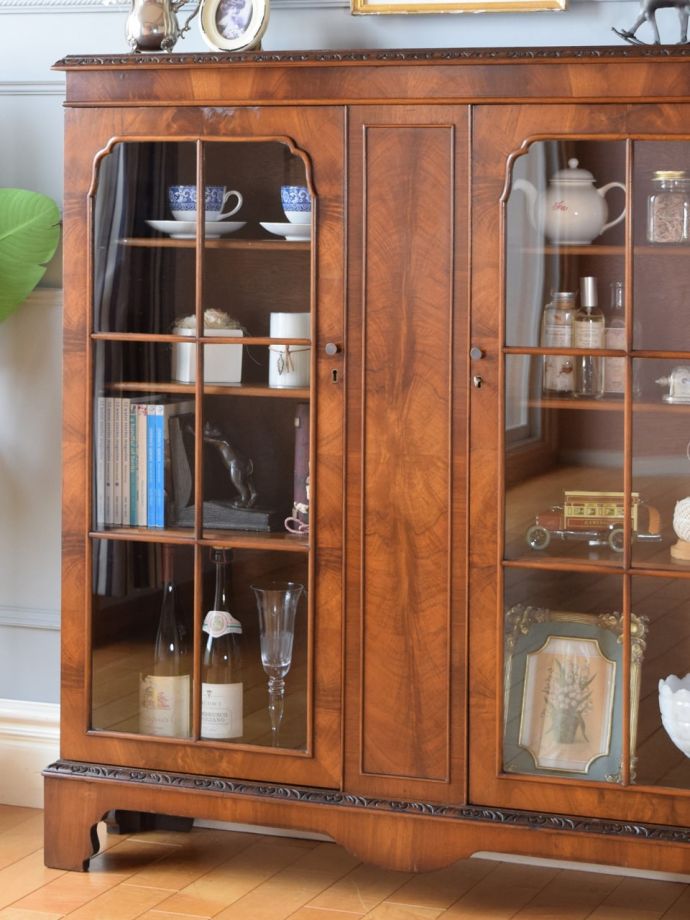 アンティークガラスの扉