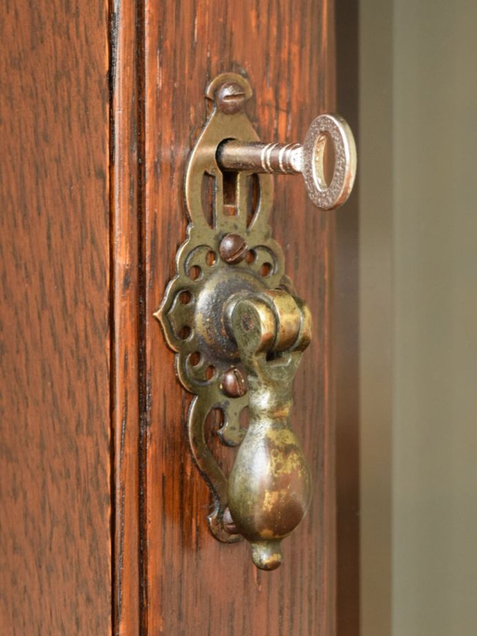 アンティークの鍵と取っ手