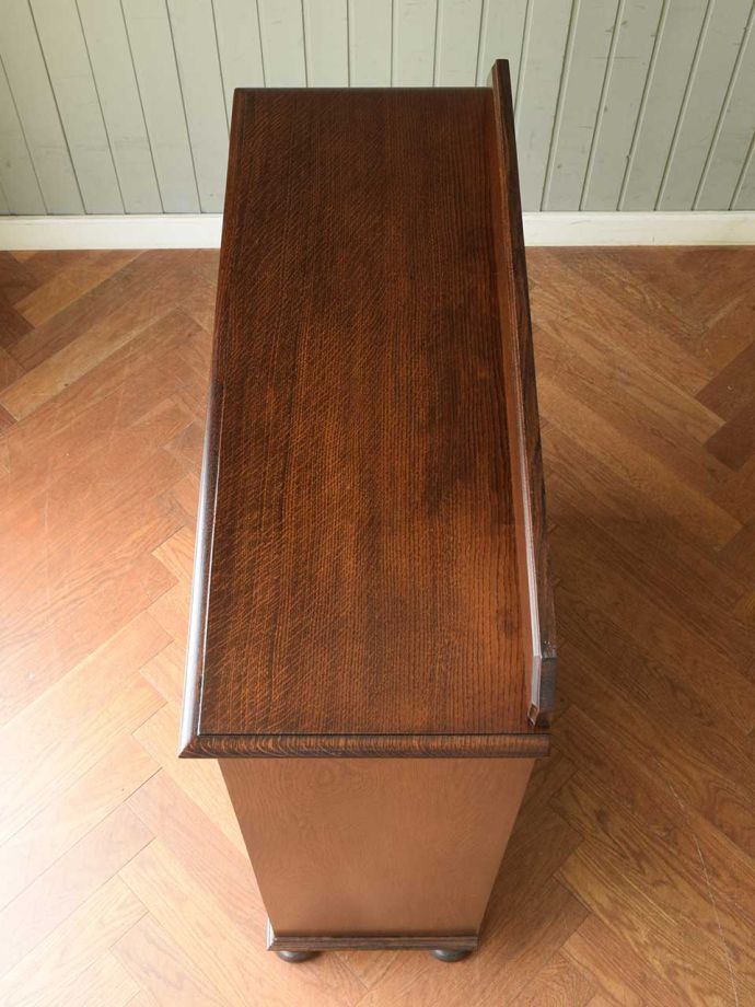 キャビネットの天板