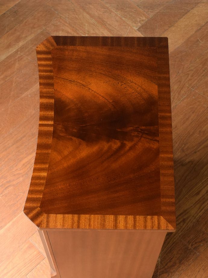 サイドキャビネットの天板