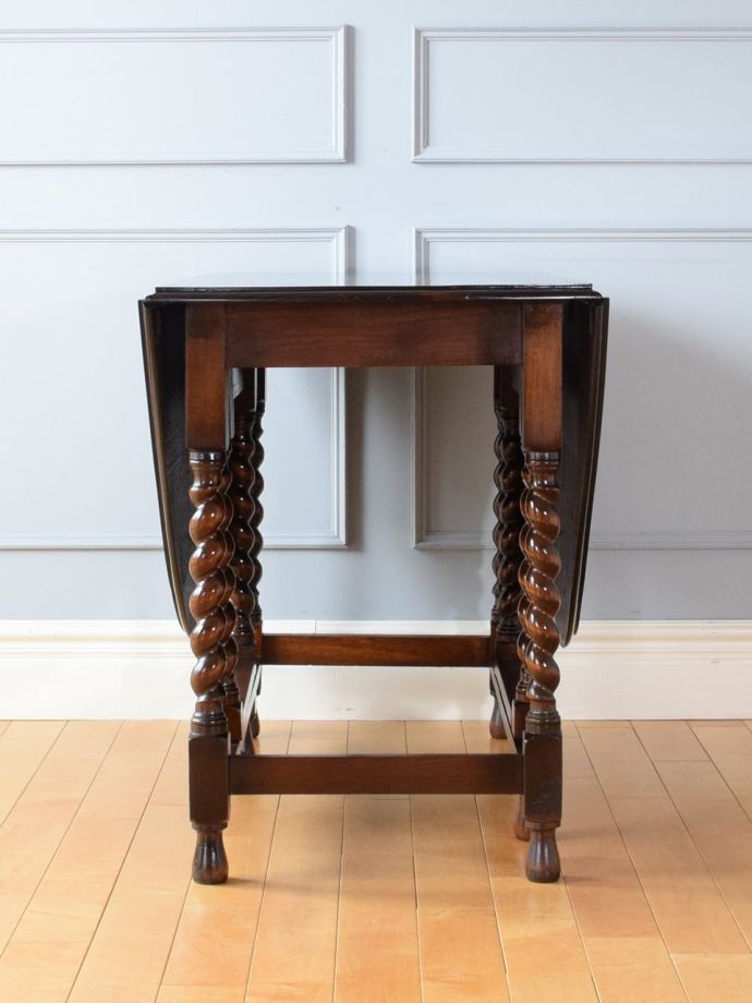 折り畳み式テーブルの側面