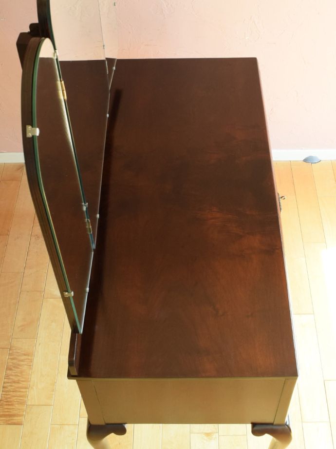 アンティークドレッサーの天板