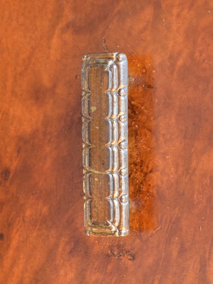 ドレッサーのおしゃれな取っ手