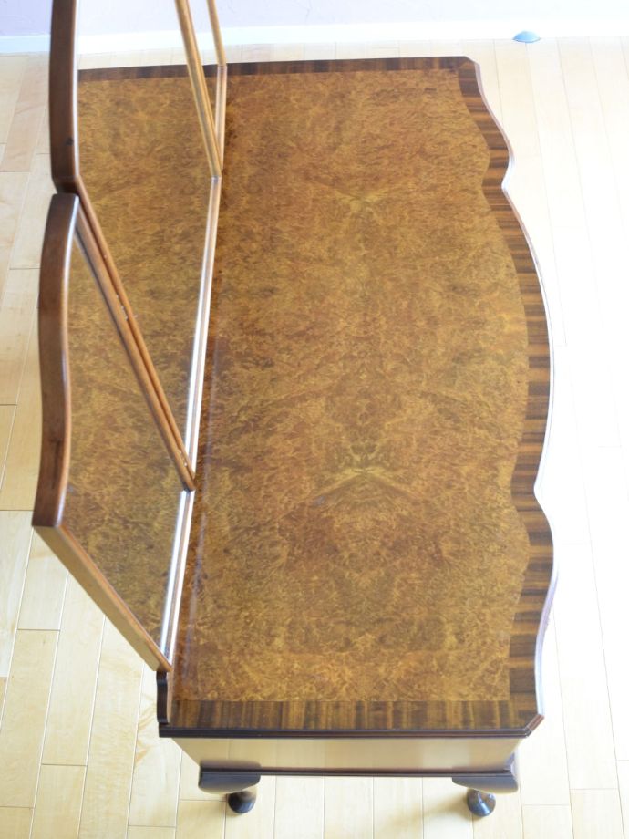 アンティークドレッサーの天板