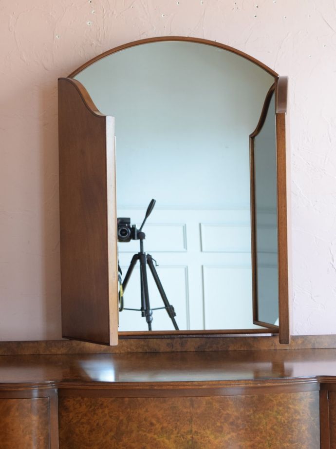 アンティークの三面鏡