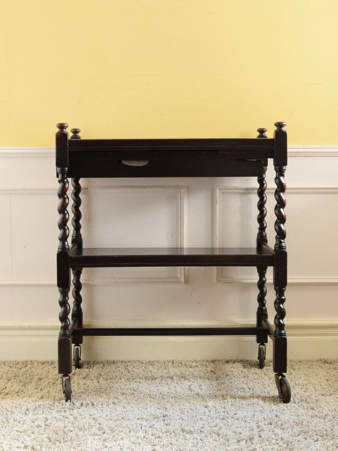 アンティークワゴンの後ろ姿