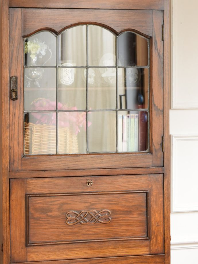 アンティーク家具らしさが漂うビューロー