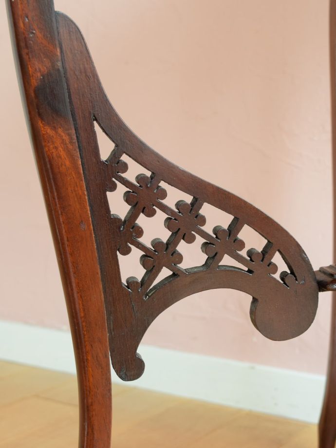 アンティークテーブルの装飾