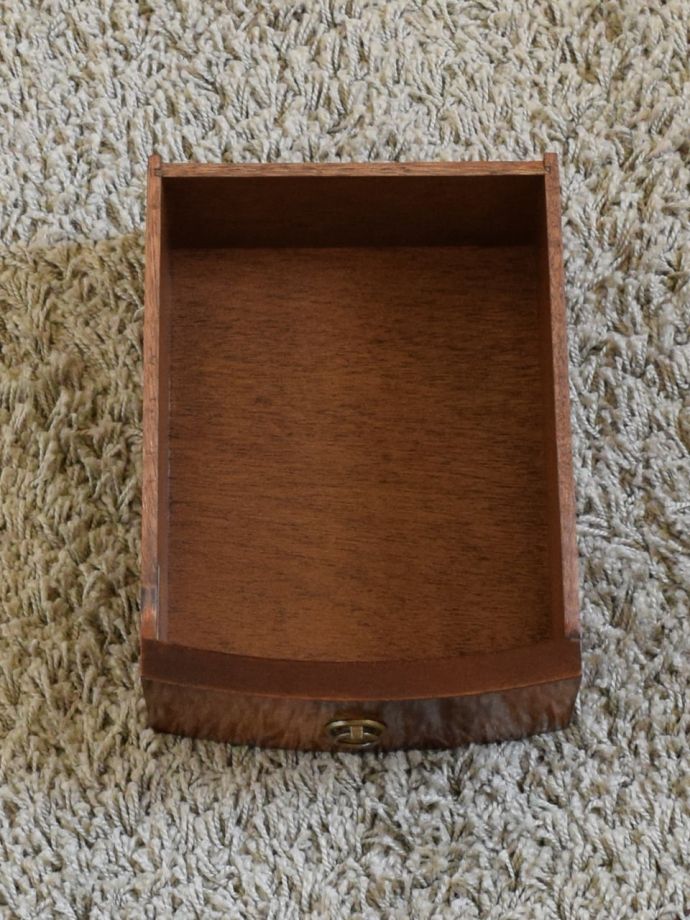 アンティーク家具の引き出し