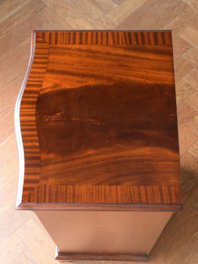 おしゃれなチェストの天板