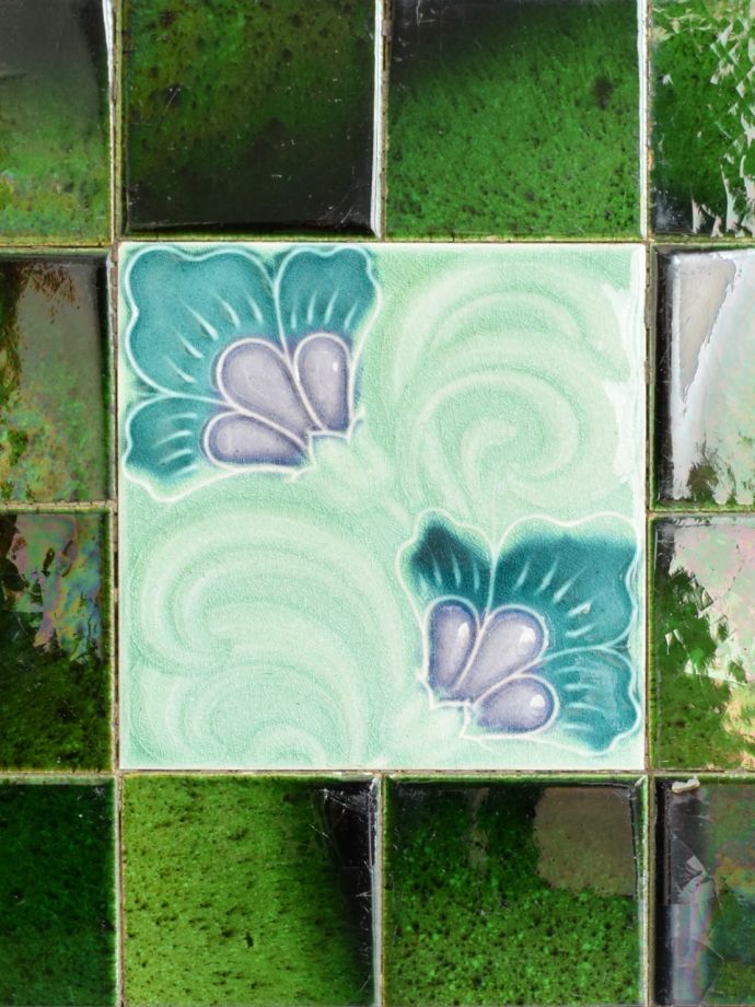 アンティークのタイル