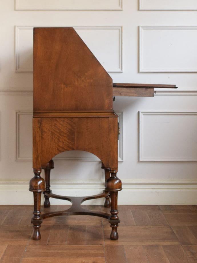 ビューローの側面