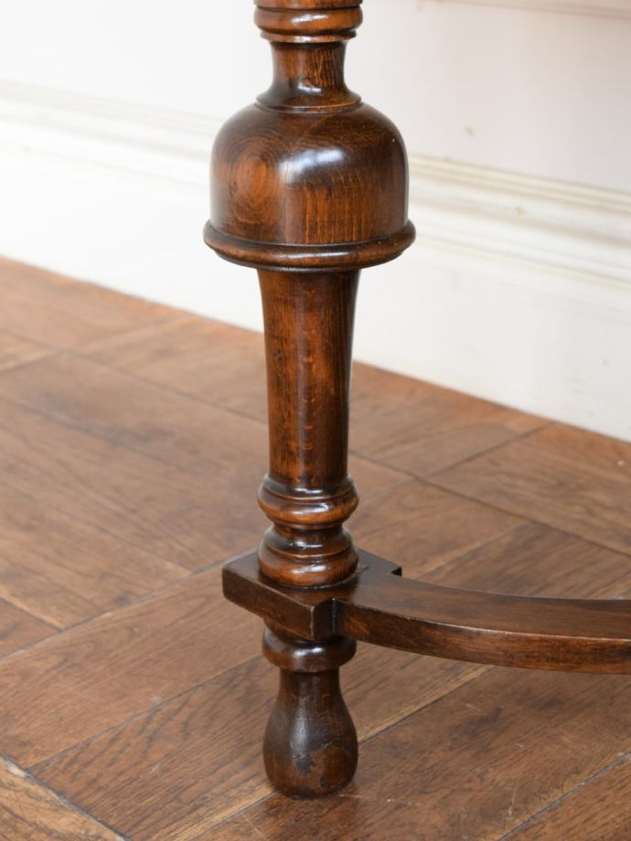 アンティーク家具の脚