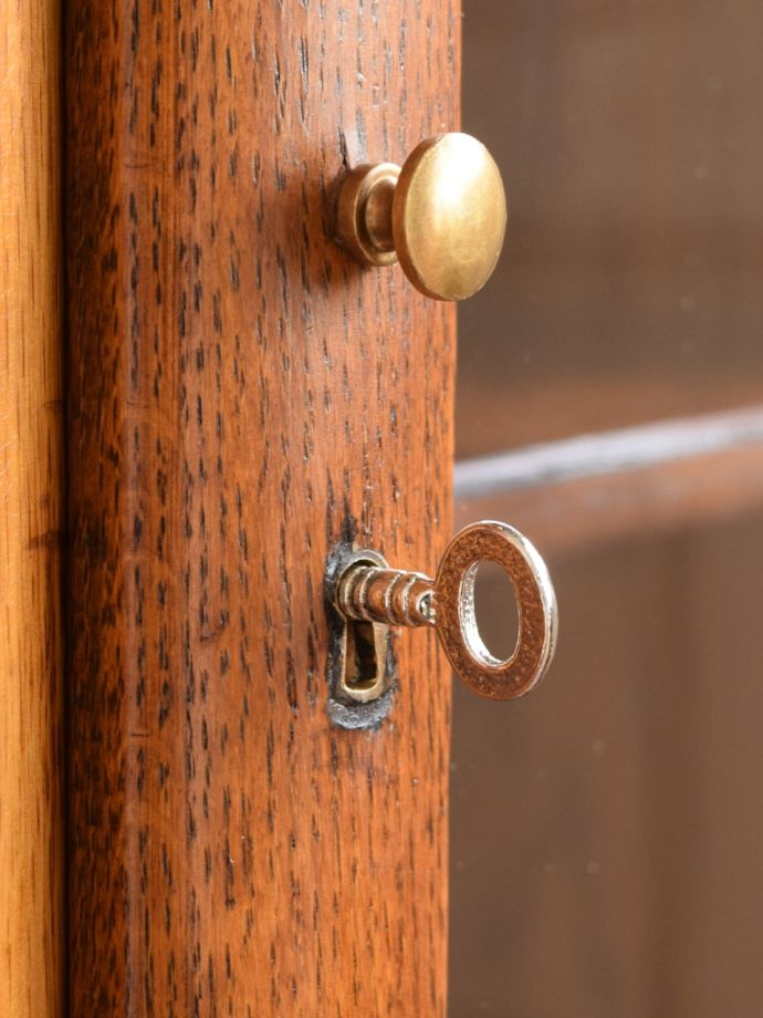 アンティークキャビネットの取っ手