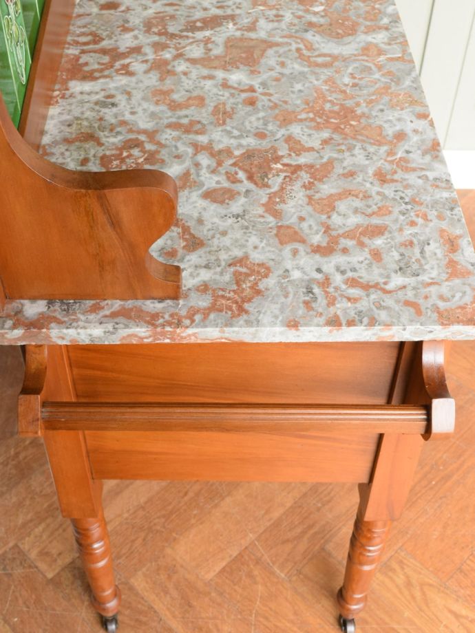 ウォッシュスタンドのタオルバー