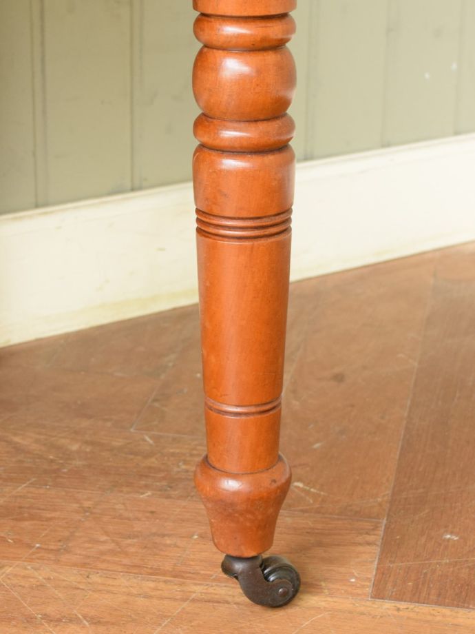 アンティーク家具の脚