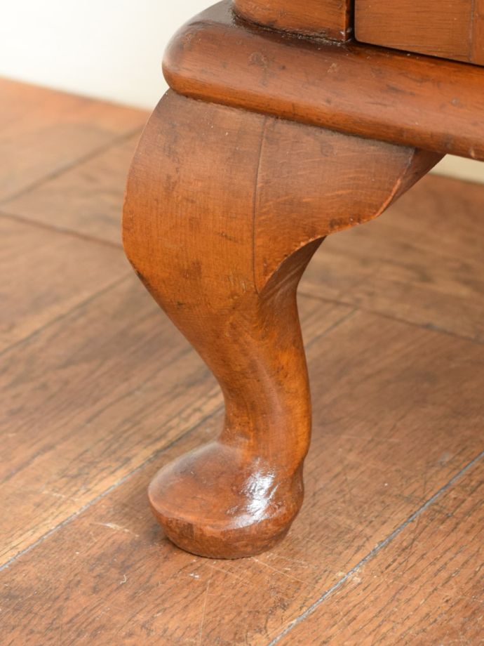 アンティーク家具の脚