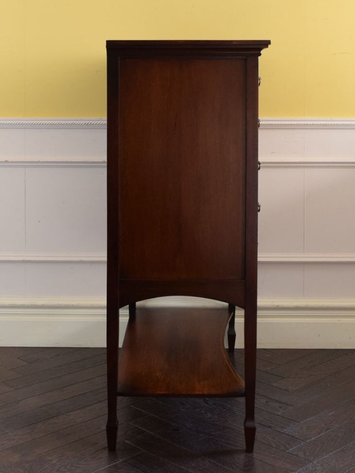 チェストの側面