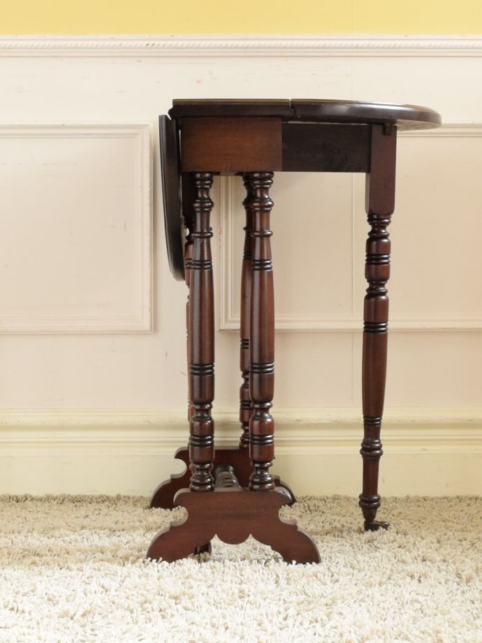 3サイズで楽しめる折り畳みテーブル