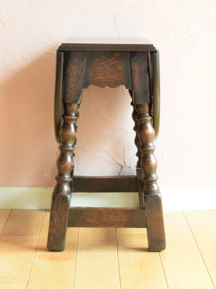 折り畳み式テーブルの側面