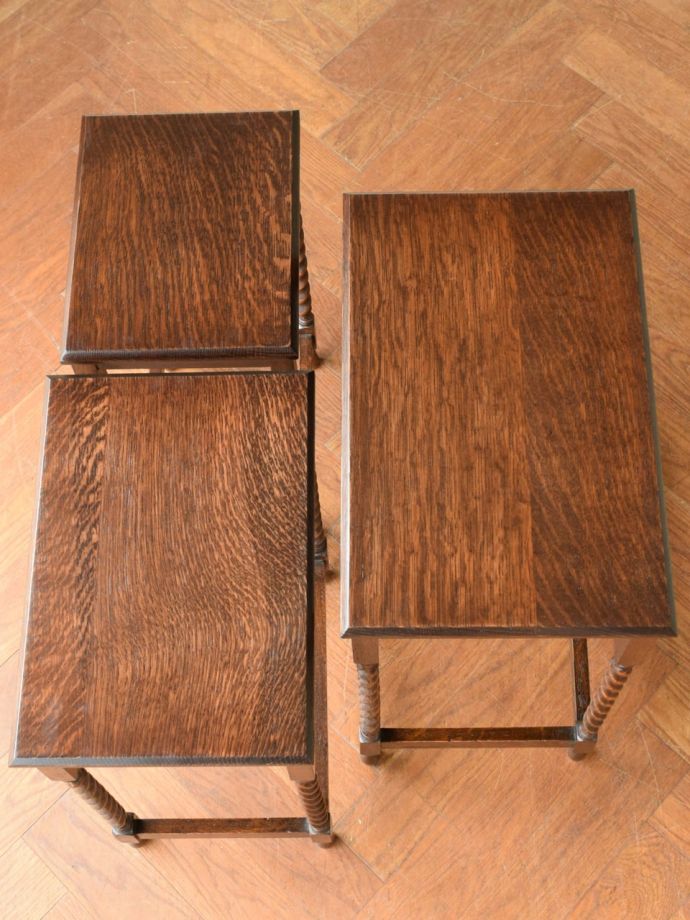 アンティークのテーブルの天板