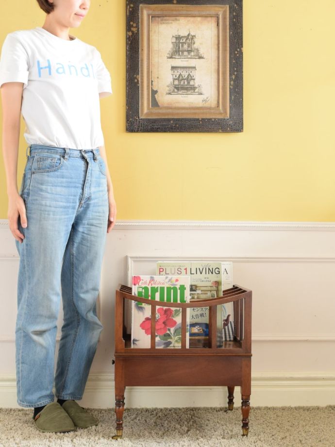 アンティークのおしゃれなマガジンラック