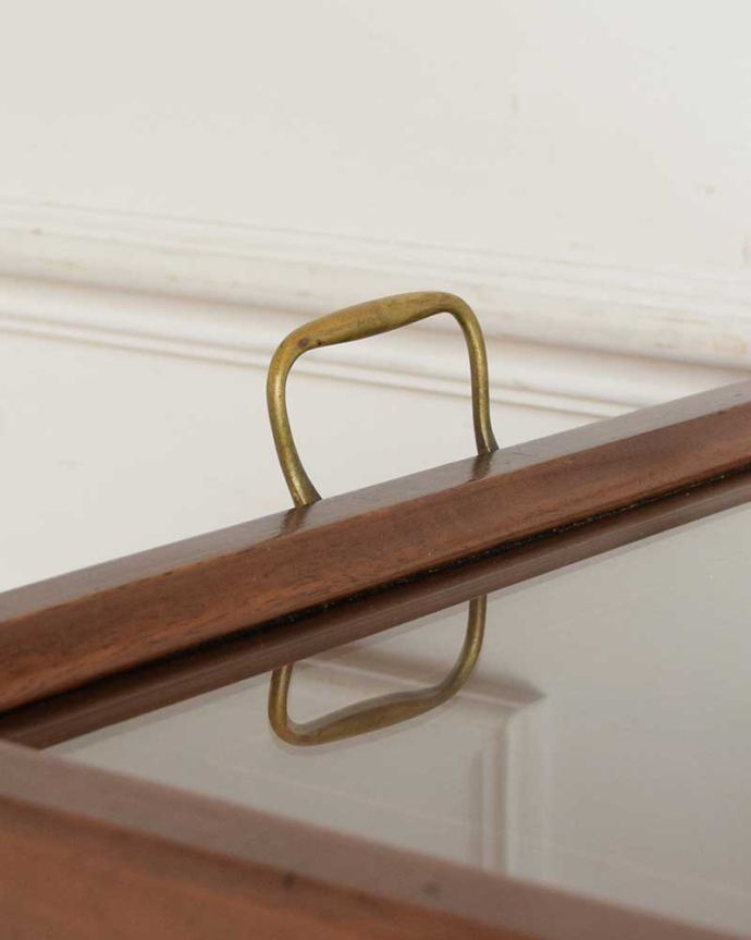 トレイの取っ手