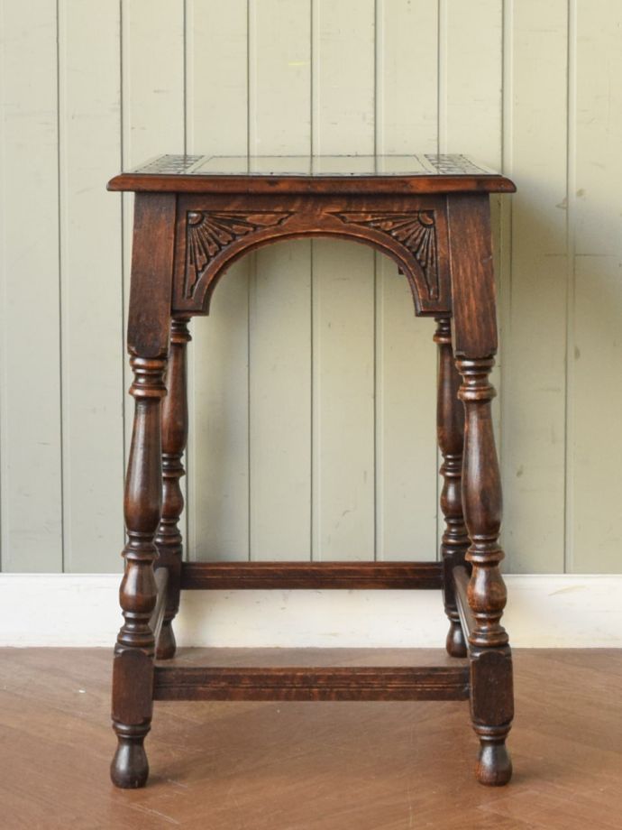 オケージョナルテーブルの側面