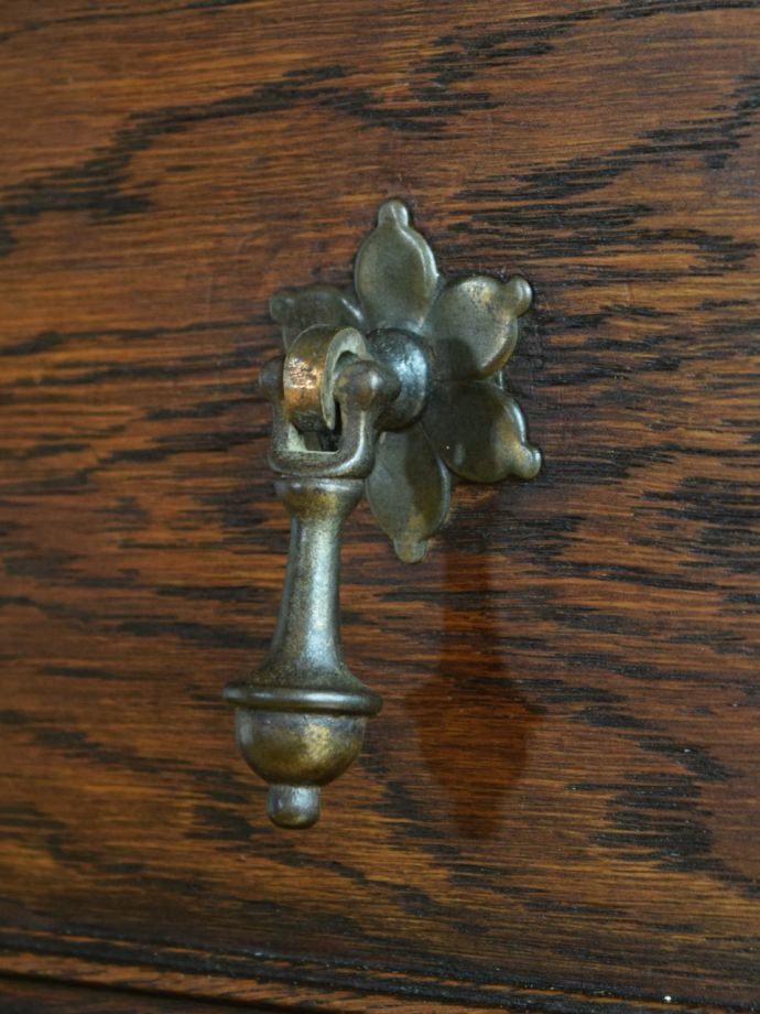 ドレッサーのおしゃれな取っ手