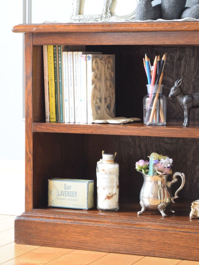 アンティーク家具らしさが漂う装飾