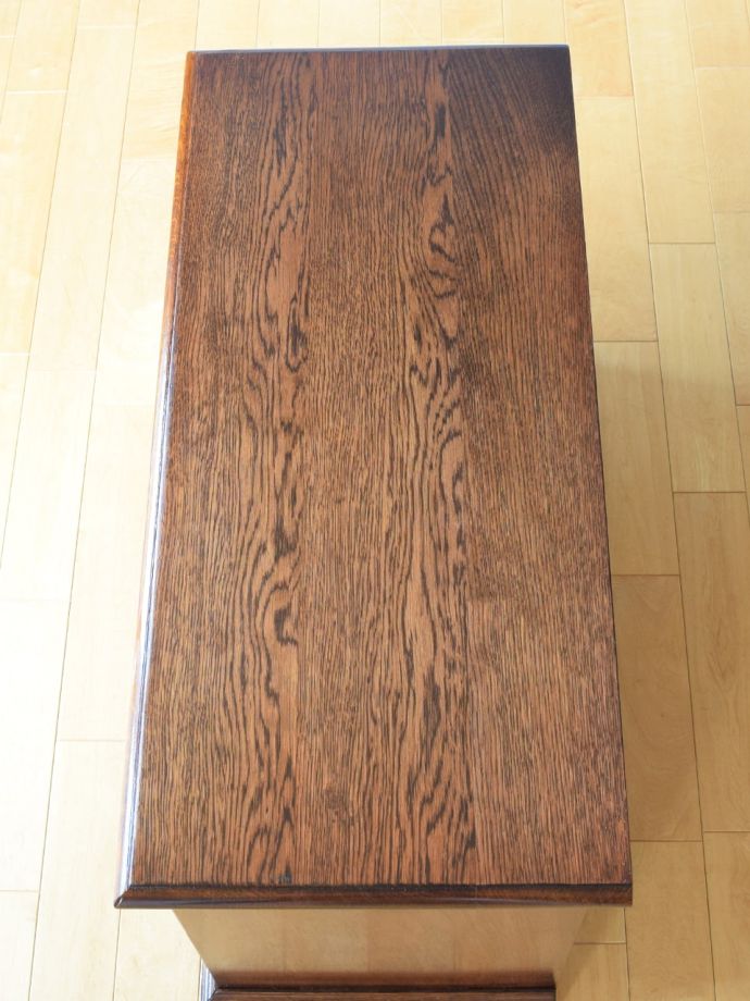 サイドボードの天板