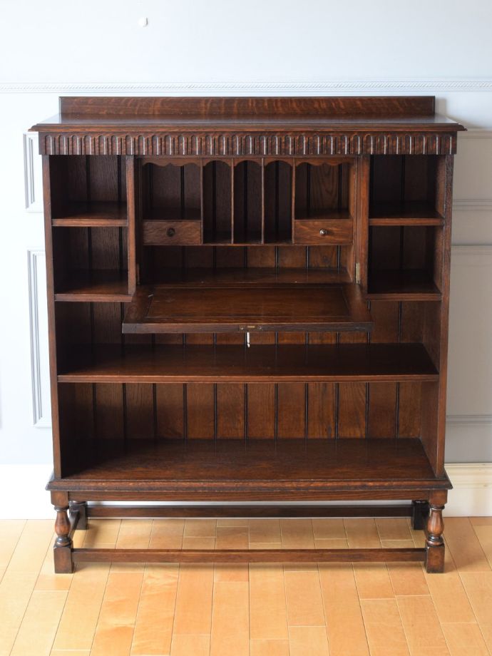 アンティークビューローの扉の中