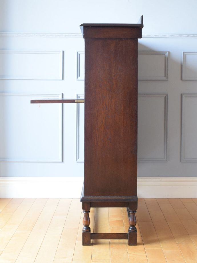 ビューローの側面