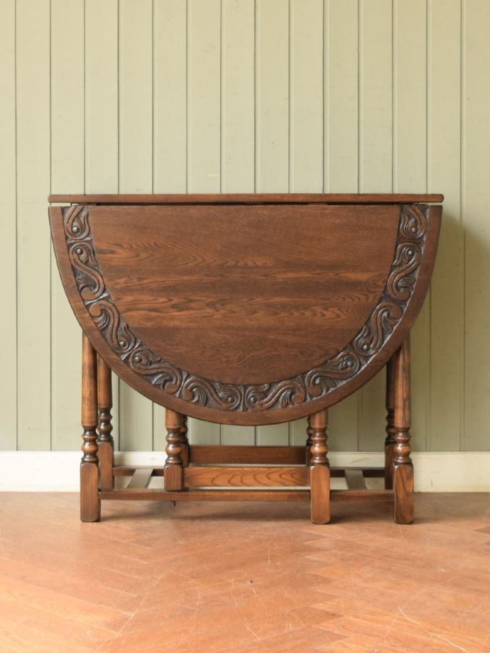 畳んだ時のゲートレッグテーブル