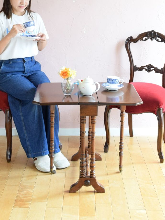 アンティークのゲートレッグテーブル