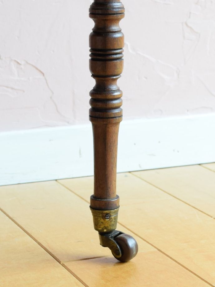 ゲートレッグテーブルの脚