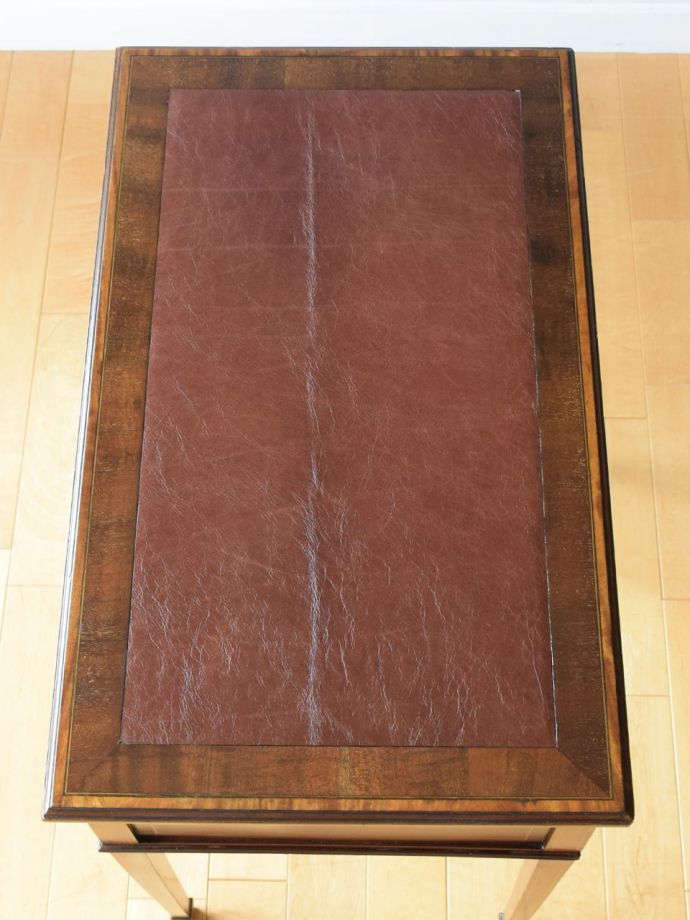 書斎机の美しい天板