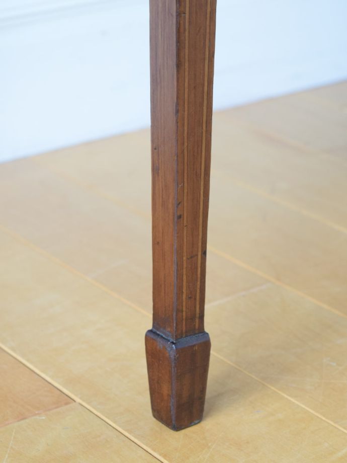 アンティークデスクの脚