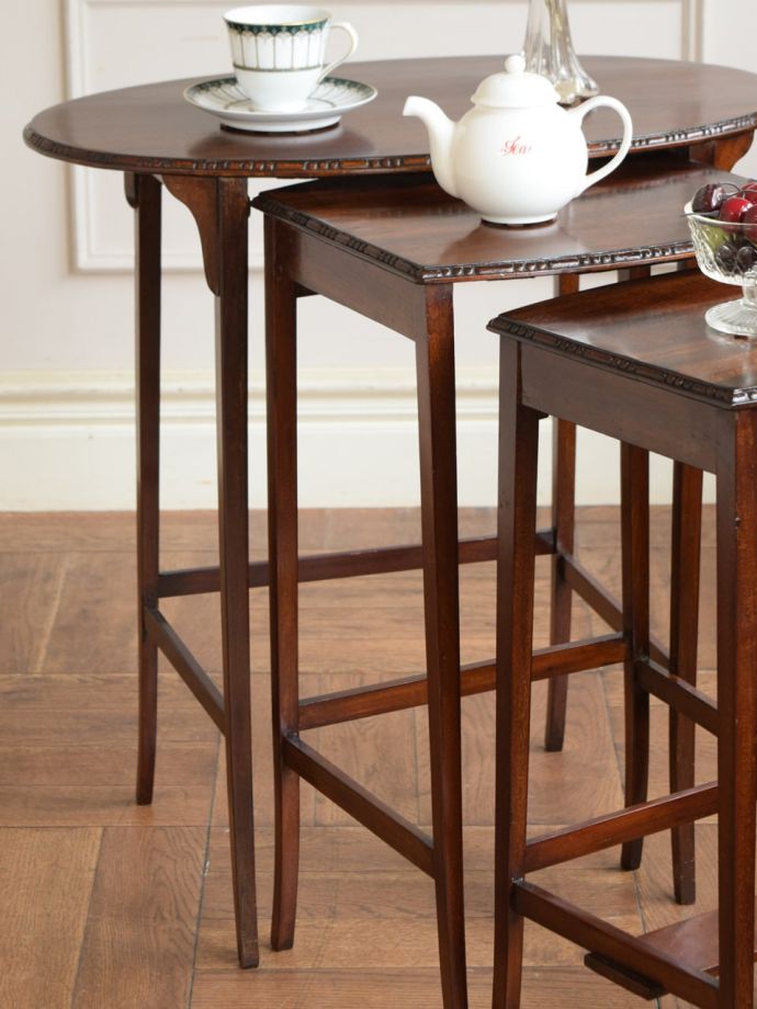 おしゃれなネストテーブル