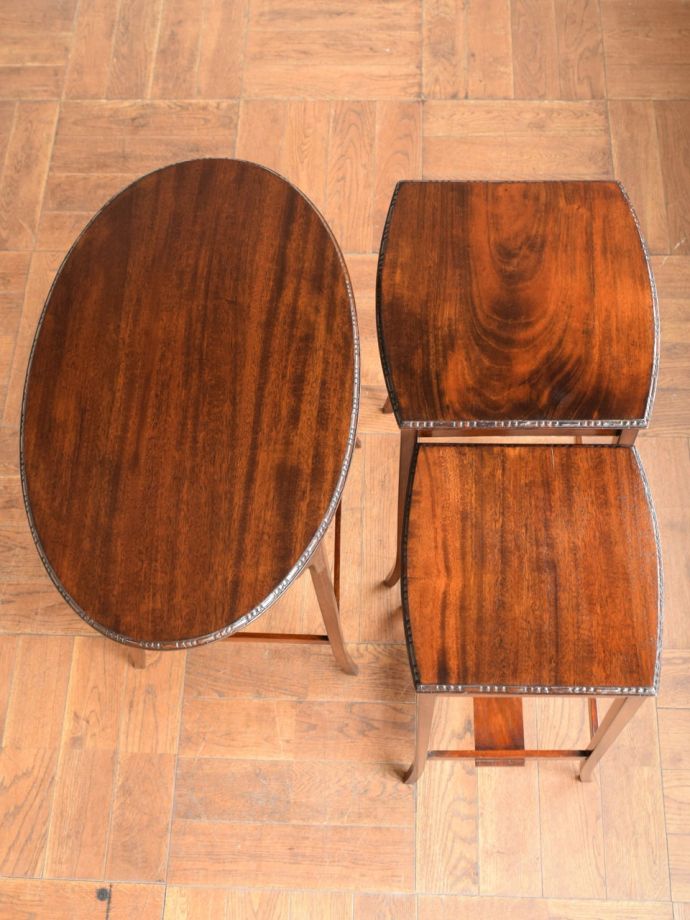 アンティークのテーブルの天板