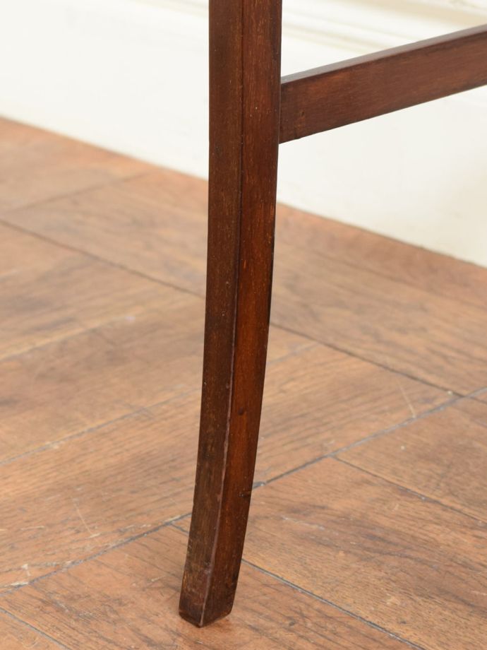 アンティークテーブルの脚