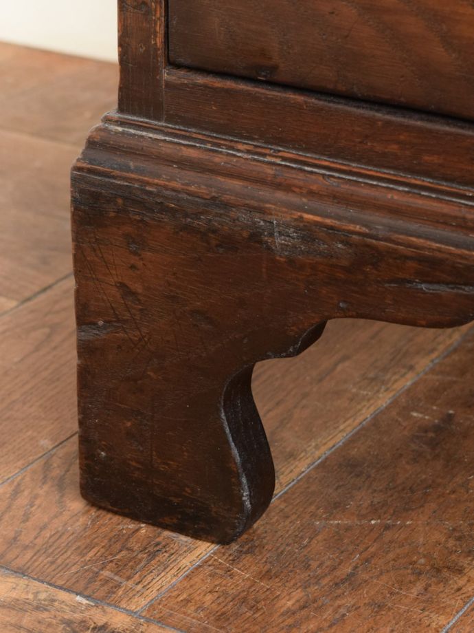 アンティーク家具の脚