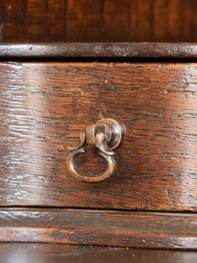 ビューローの小引き出しの取っ手