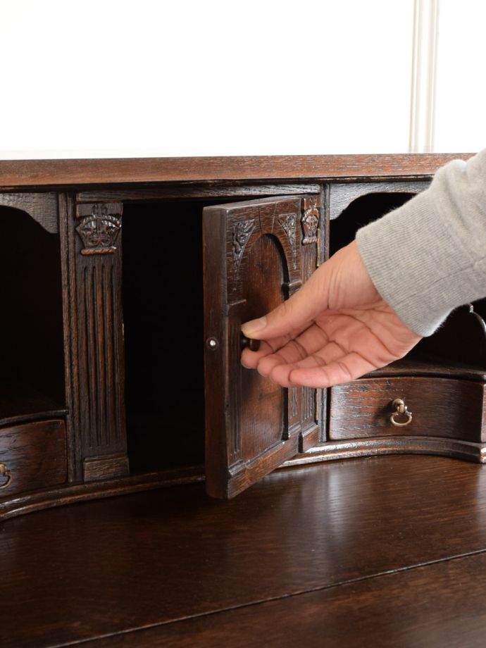 アンティークビューロー内の扉