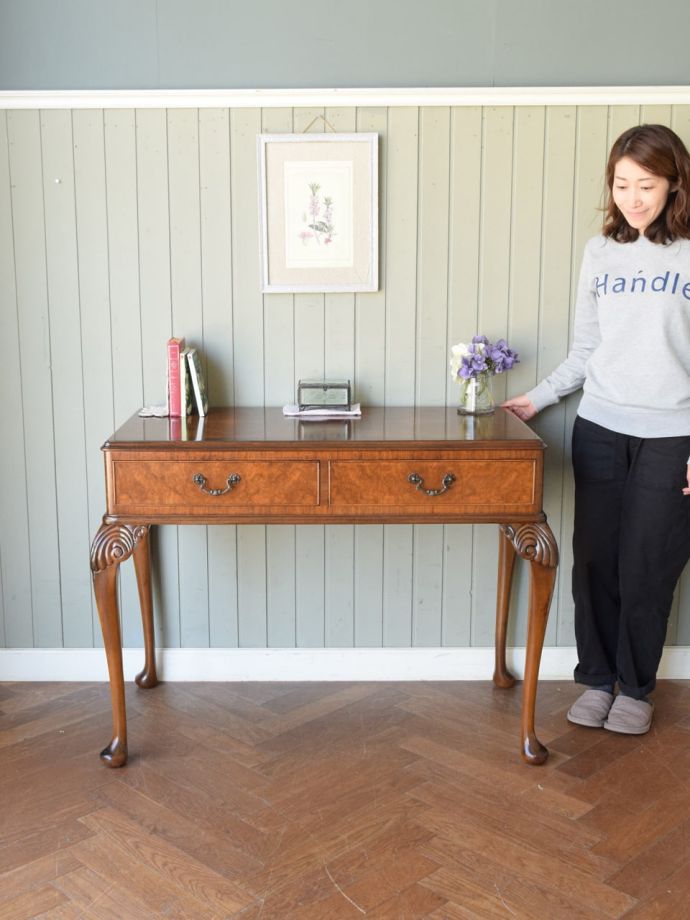 英国アンティークのデスク