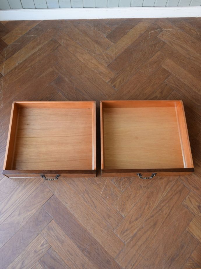 アンティークデスクの引き出し